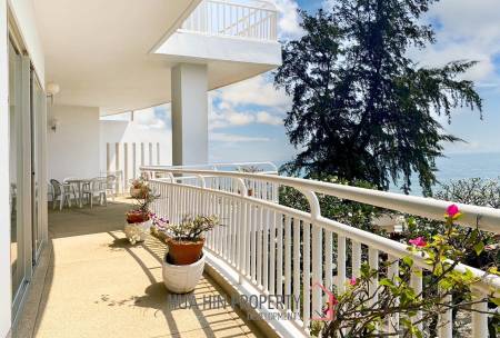 Baan Chom View : 2 Bedroom Sea View Condo