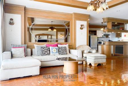 Baan Chom View : 2 Bedroom Sea View Condo
