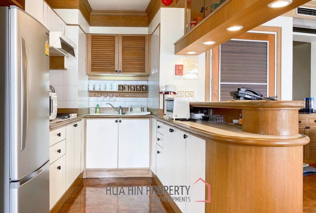 Baan Chom View : 2 Bedroom Sea View Condo