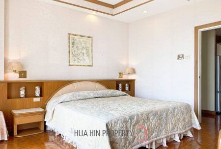 Baan Chom View : 2 Bedroom Sea View Condo