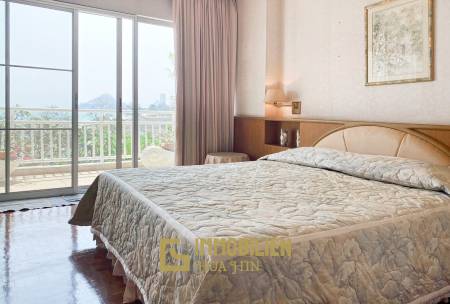 Baan Chom View : 2 Bedroom Sea View Condo