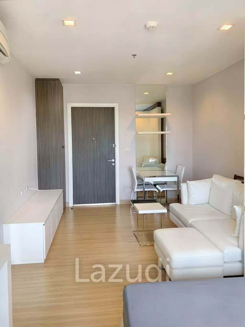 Studio 30 SQ.M Urbano Absolute Sathon-Taksin