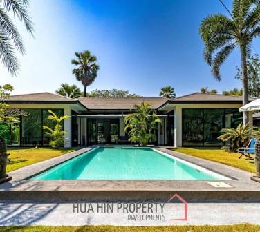 MODERN VILLA IN BANG GAO CHA-AM : 4 bed close to beach