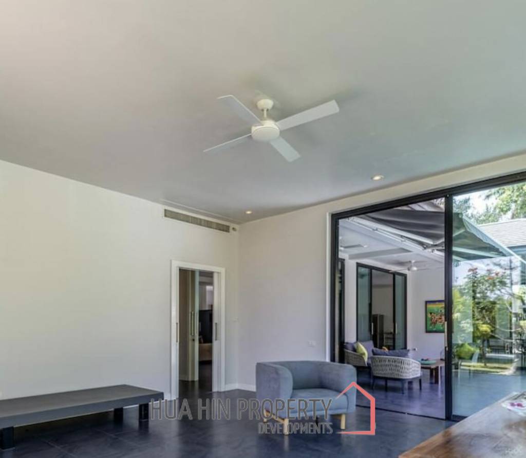 MODERN VILLA IN BANG GAO CHA-AM : 4 bed close to beach