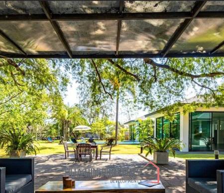 MODERN VILLA IN BANG GAO CHA-AM : 4 bed close to beach