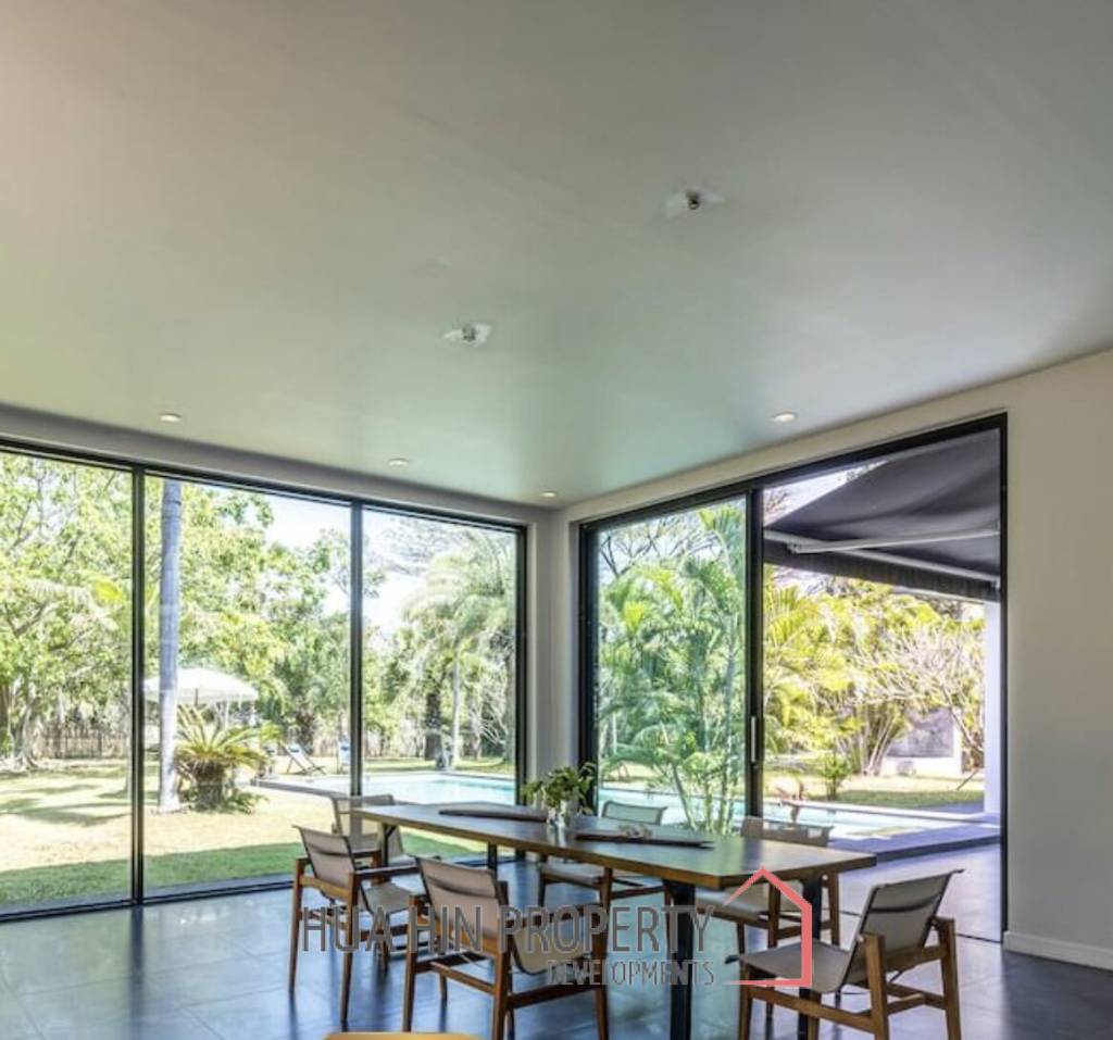 MODERN VILLA IN BANG GAO CHA-AM : 4 bed close to beach