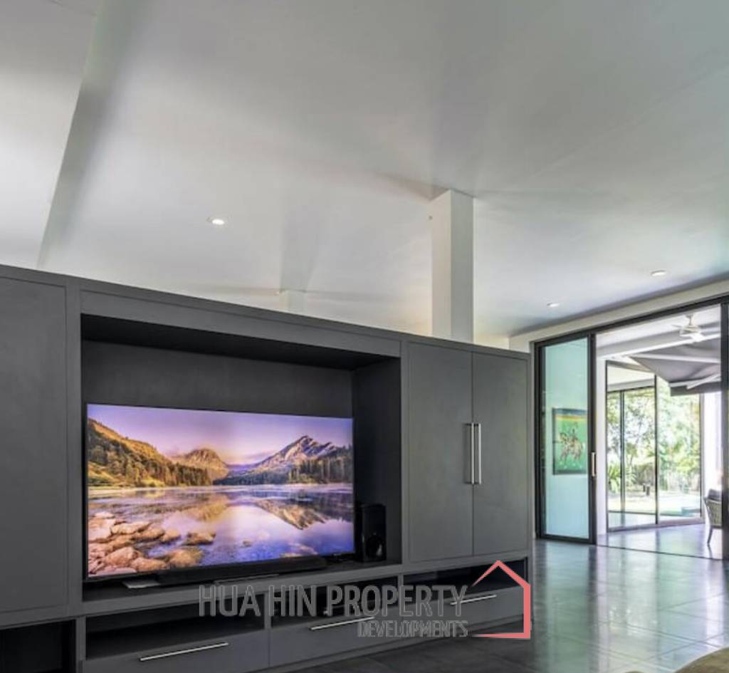 MODERN VILLA IN BANG GAO CHA-AM : 4 bed close to beach