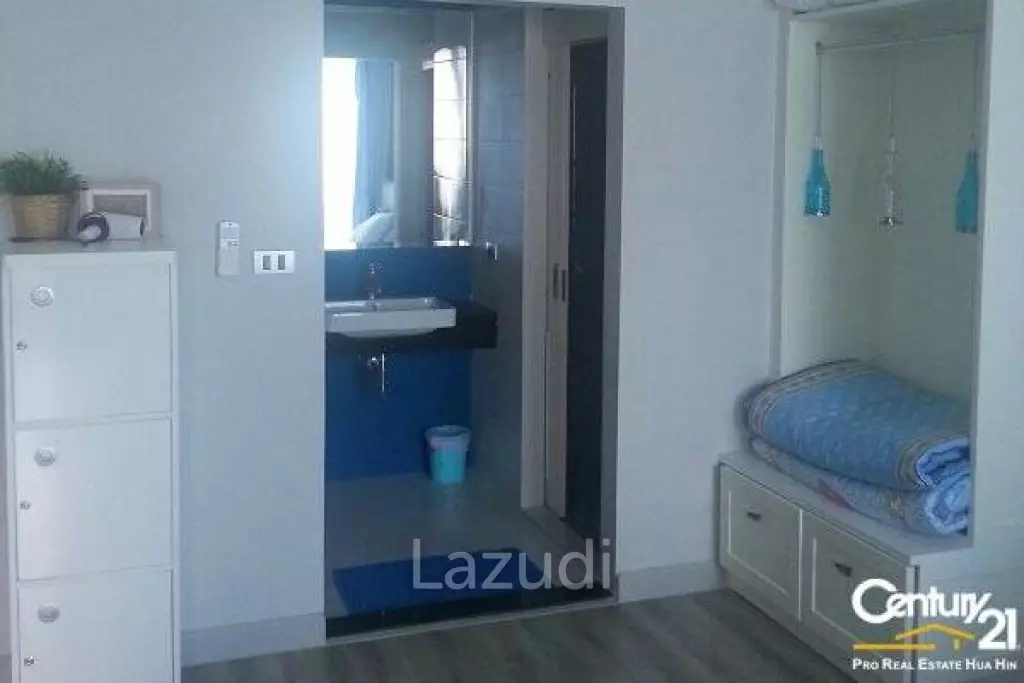 1 Bed beachfront condo