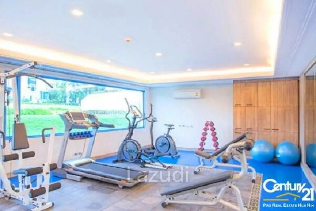 1 Bed beachfront condo