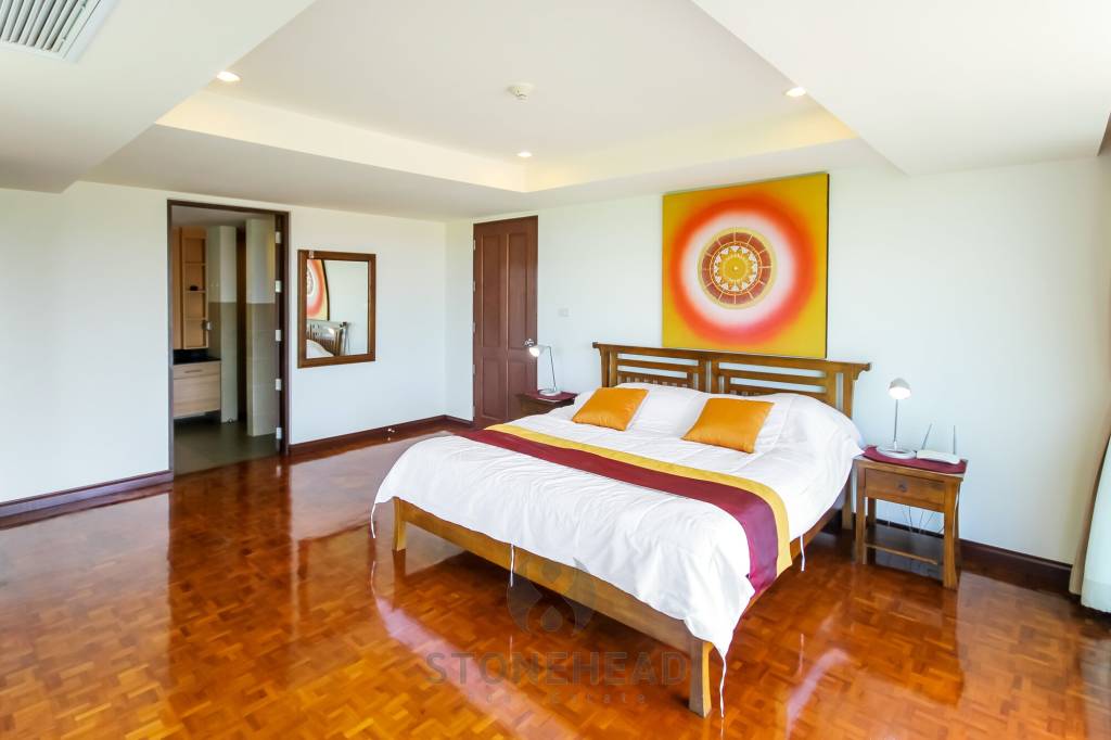 Searidge: Big 3 Bedroom Condo With Great Views