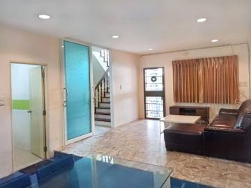 4 Bed 144 SQ.M 3 Storey Townhome on Ladprao Road