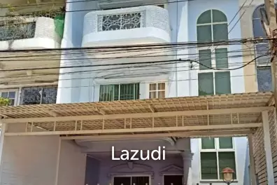 4 Bed 144 SQ.M 3 Storey Townhome on Ladprao Road