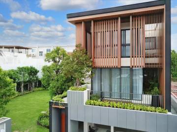 4 Bed 5 Bath 449 SQ.M. B1 Altitude Mastery Sukhumvit