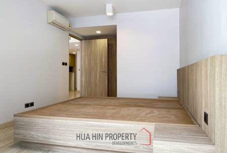 The Pine : 1 Bedroom Pool View Condo