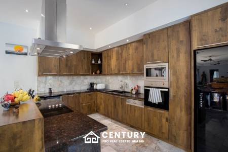 HANA VILLAGE 3 : 6 bed luxury pool villa