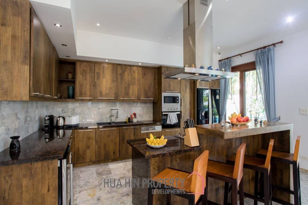 HANA VILLAGE 3 : 6 bed luxury pool villa