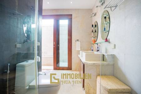 2,140 m² 6 Chambre 5 Salle de bain Villa Pour Vente