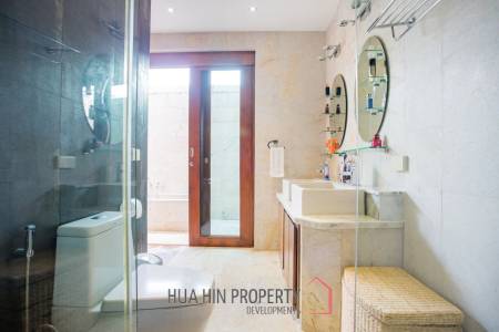 HANA VILLAGE 3 : 6 bed luxury pool villa