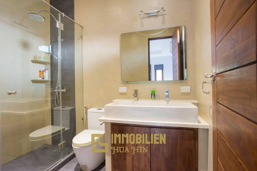 2,140 m² 6 Chambre 5 Salle de bain Villa Pour Vente