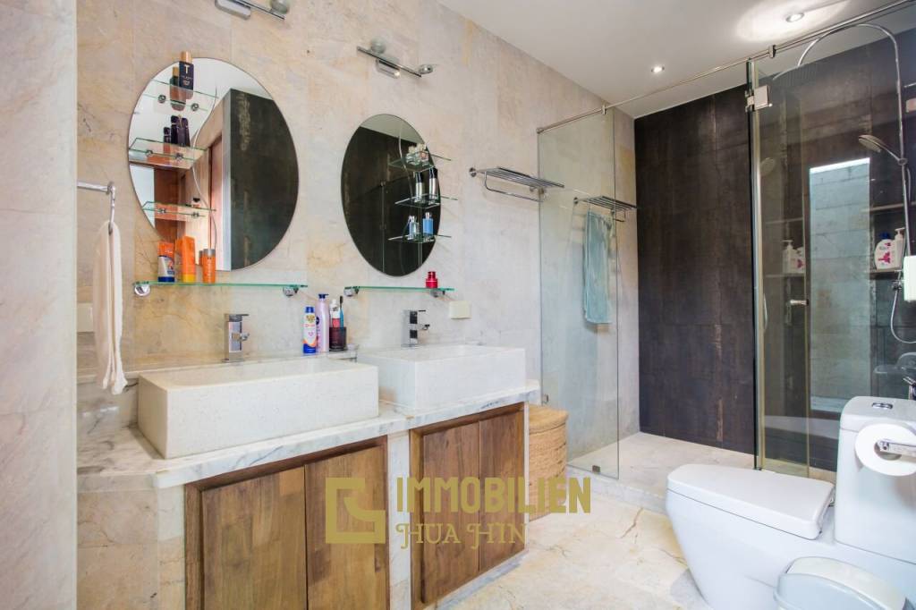 2,140 m² 6 Chambre 5 Salle de bain Villa Pour Vente