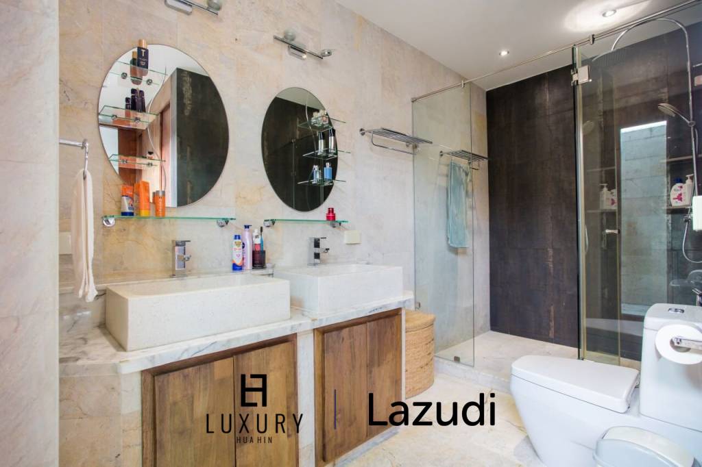 2,140 m² 6 Chambre 5 Salle de bain Villa Pour Vente