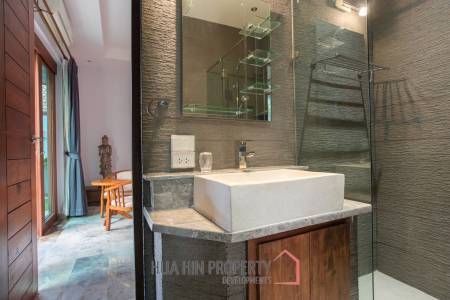 HANA VILLAGE 3 : 6 bed luxury pool villa