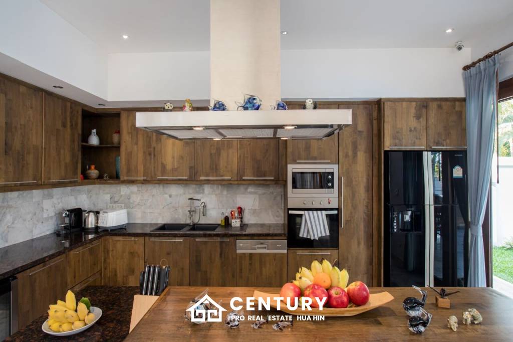 HANA VILLAGE 3 : 6 bed luxury pool villa