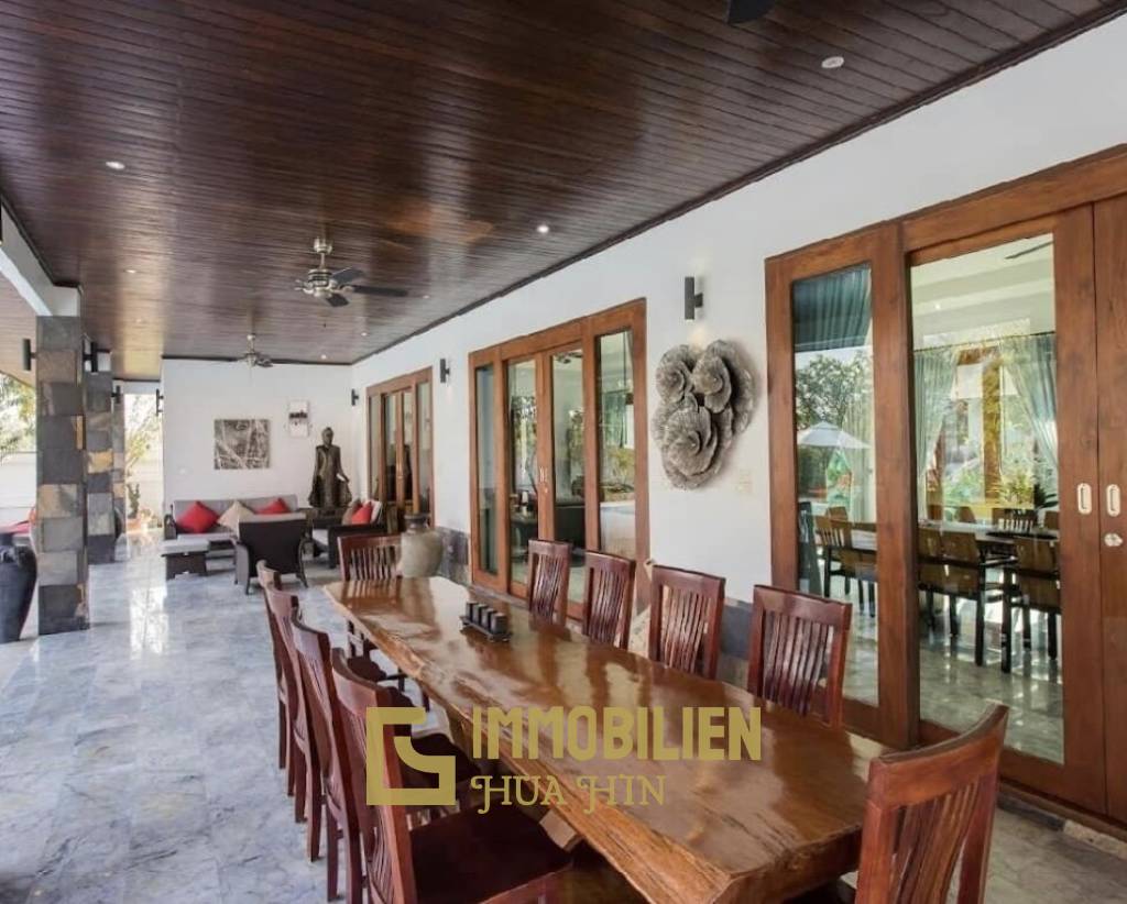 HANA VILLAGE 3 : 6 bed luxury pool villa