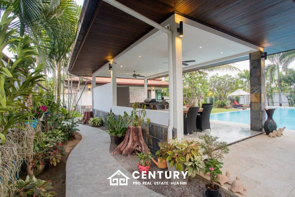 HANA VILLAGE 3 : 6 bed luxury pool villa