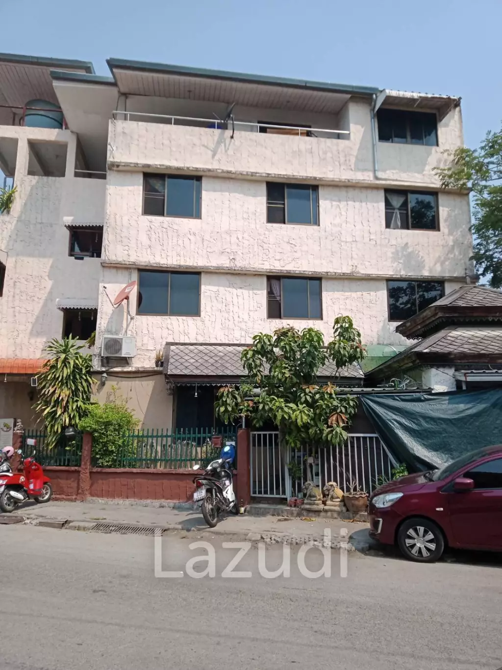 Good location Dormitory for sale in Chiang Mai
