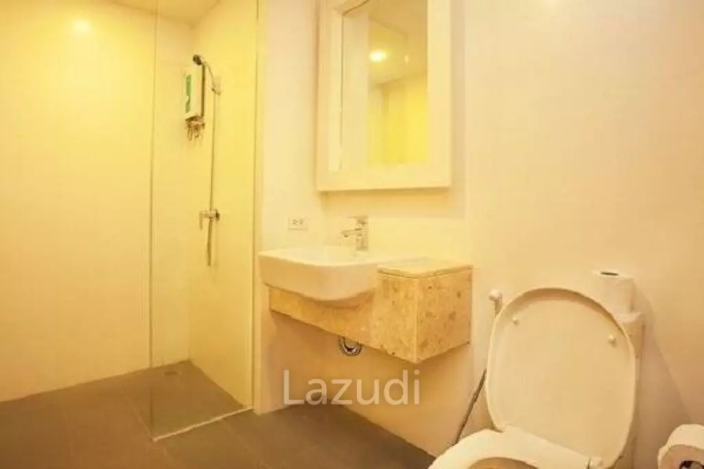 Beautufully 2 Bed Condo in Town