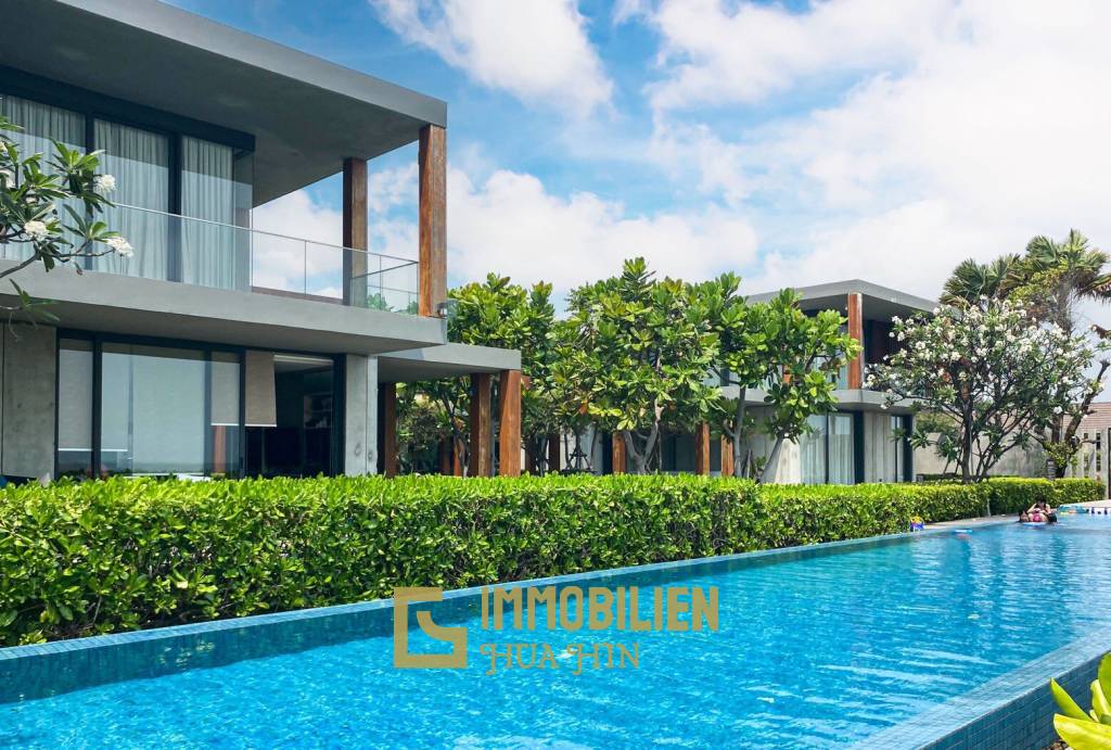 Baan Sumranlom Condo : 2 Bed 2 Bath Close To The Beach