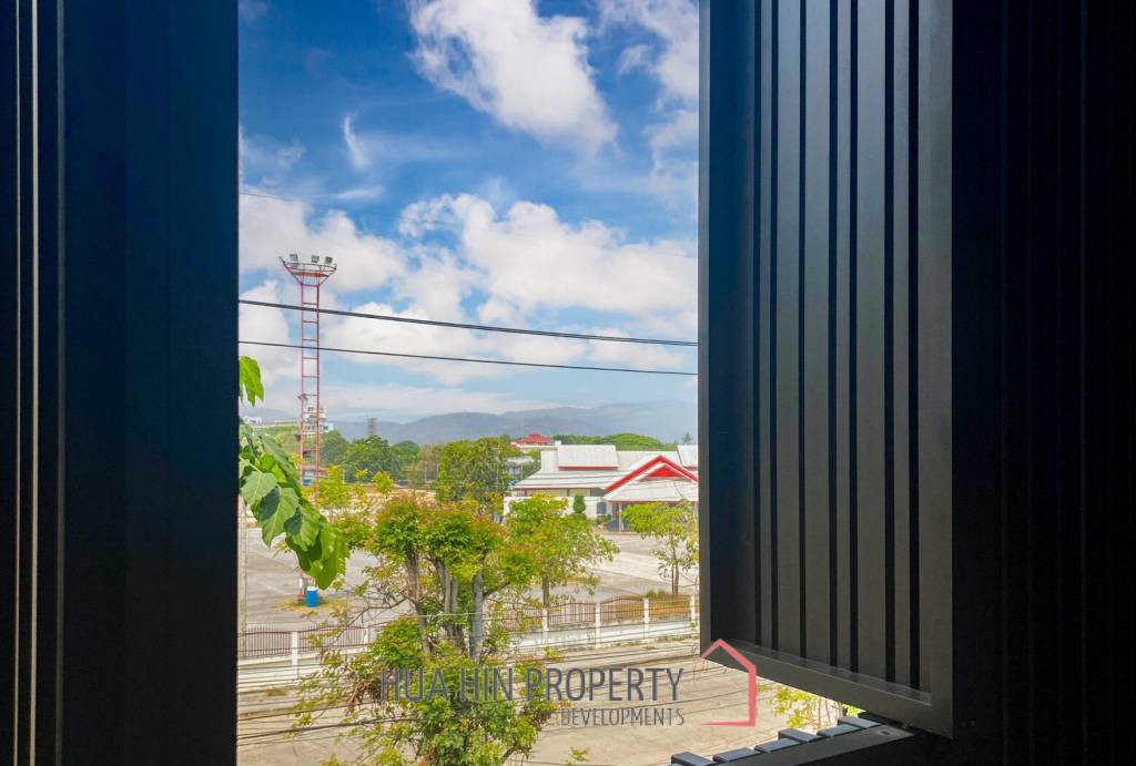 Baan Sumranlom Condo : 2 Bed 2 Bath Close To The Beach