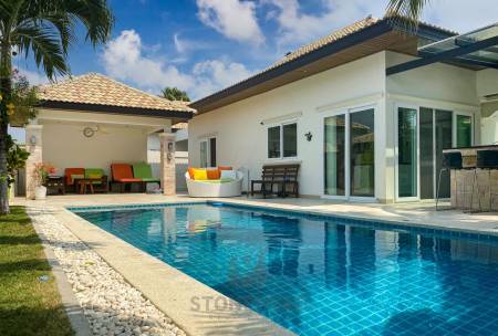 Orchid Paradise : Modern 3 Bedroom Pool Villa
