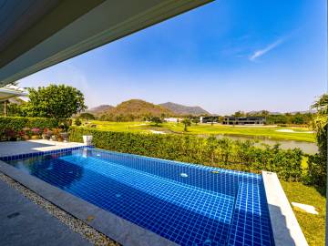 Black Mountain: 3 BR Beautiful Golf View