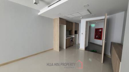 The Pine : 1 Bedroom Condo With Pool View
