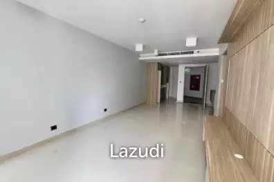 The Pine : 1 Bedroom Condo With Pool View