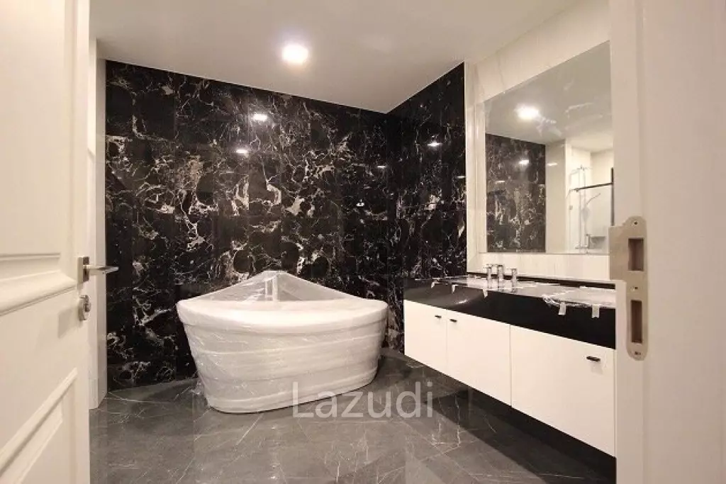 4 Bed 5 Bath 528 SQM The Palazzo Srinakarin
