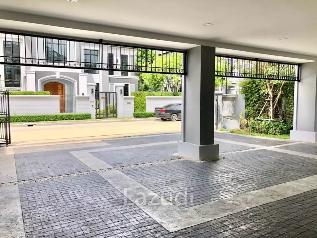 4 Bed 5 Bath 528 SQM The Palazzo Srinakarin
