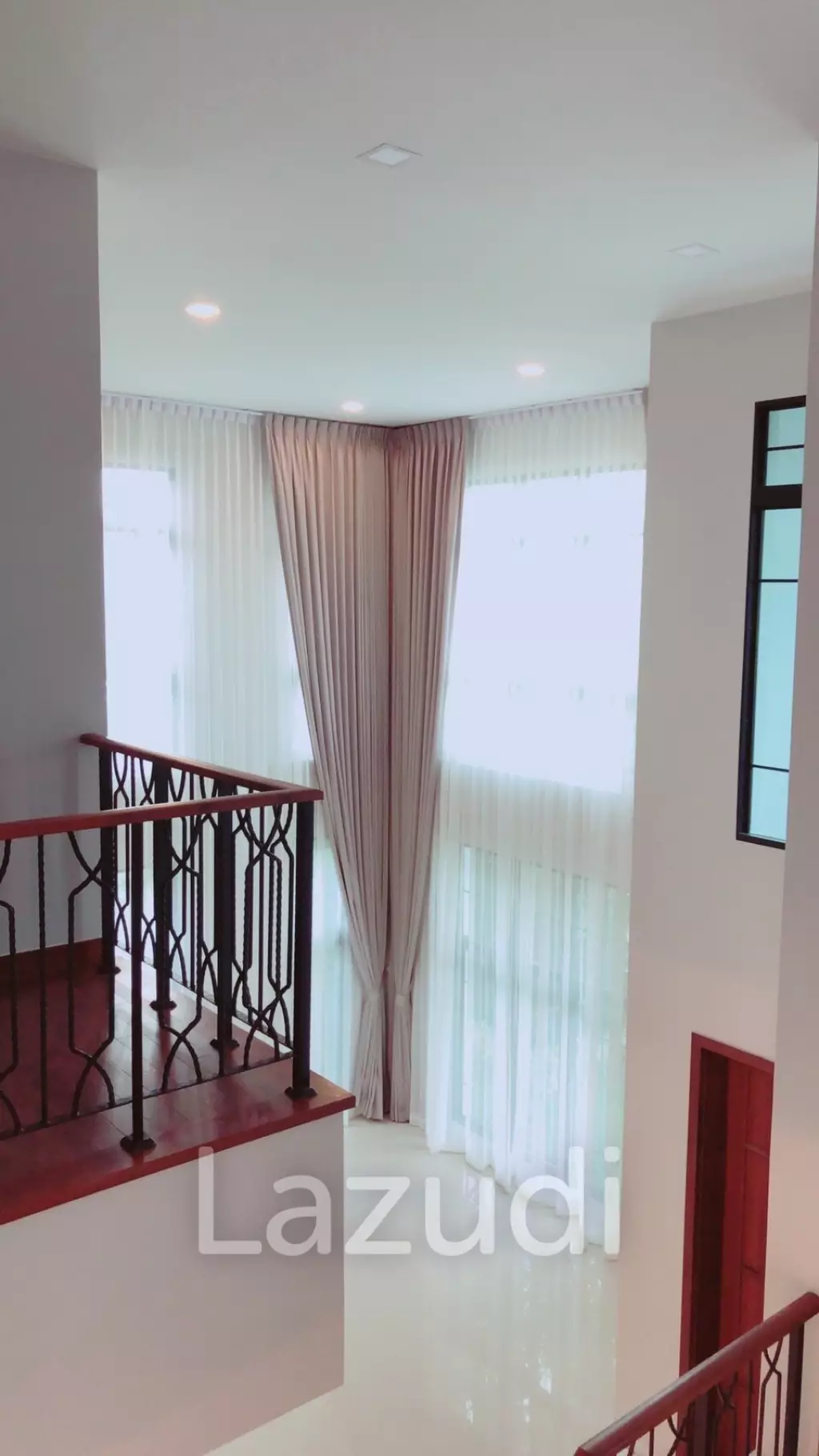 4 Bed 5 Bath 528 SQM The Palazzo Srinakarin