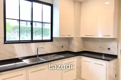 4 Bed 5 Bath 528 SQM The Palazzo Srinakarin