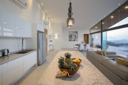 Luxury villa within high-end Mae Nam developent