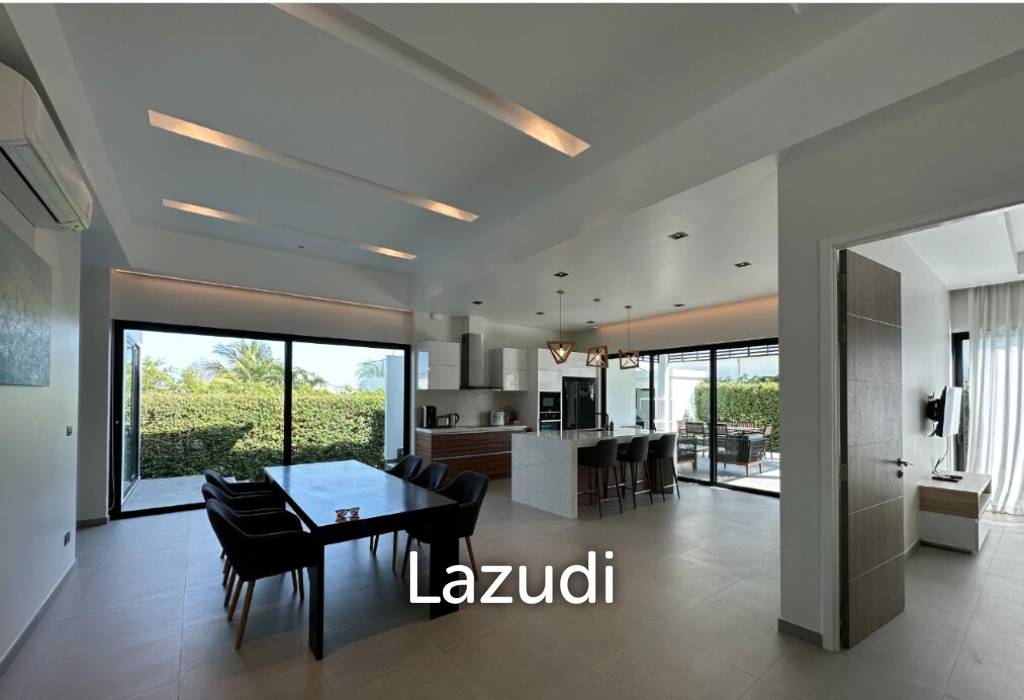 477 ตร.ม 4 เตียง 3 อาบน้ำ วิลล่า For ขาย