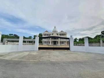 10 Bed 10 Bath 7,832 Sqm. Near Sukhawadee House.