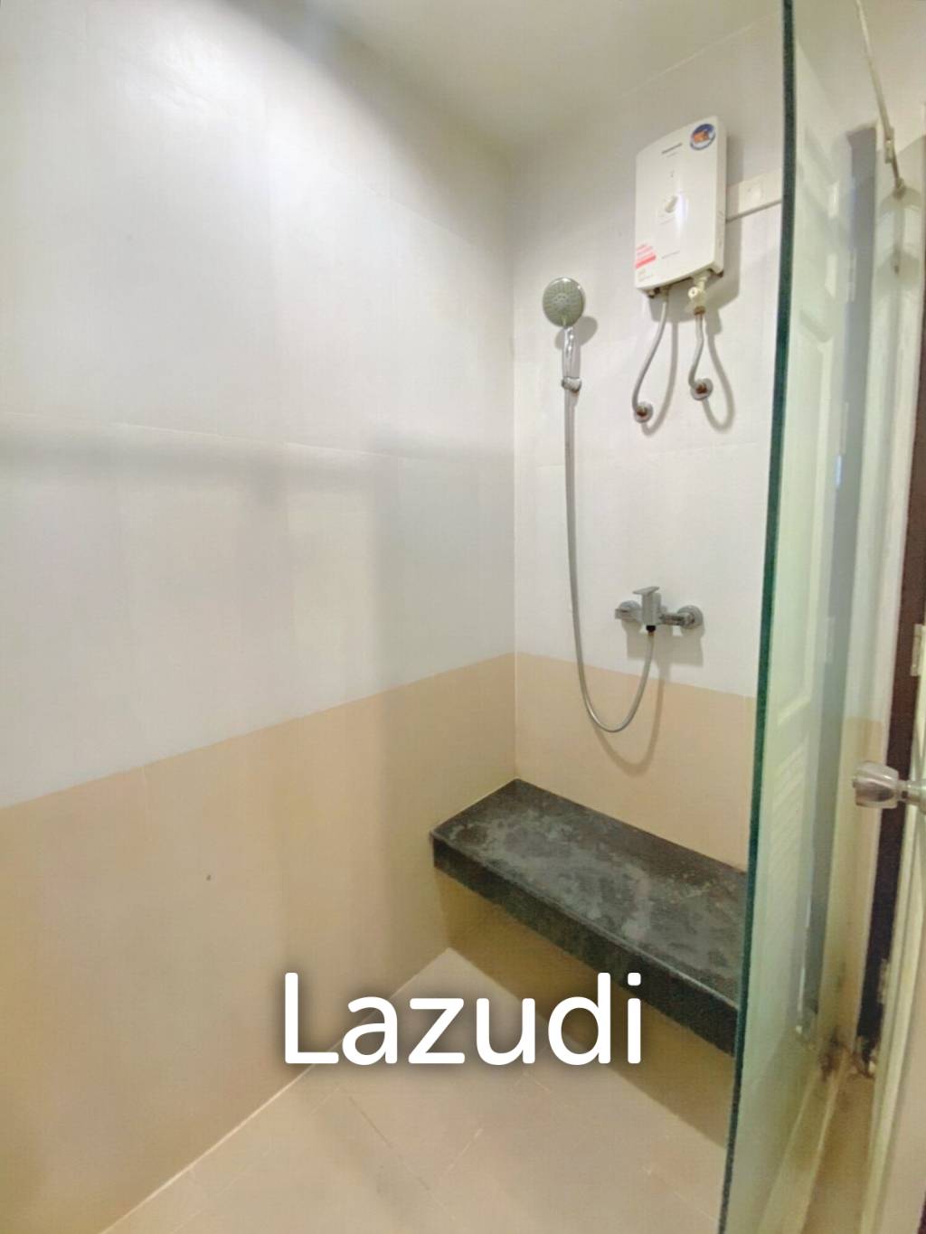 2 Bed 1 Bath 51 SQ.M Sukhumvit Living Town