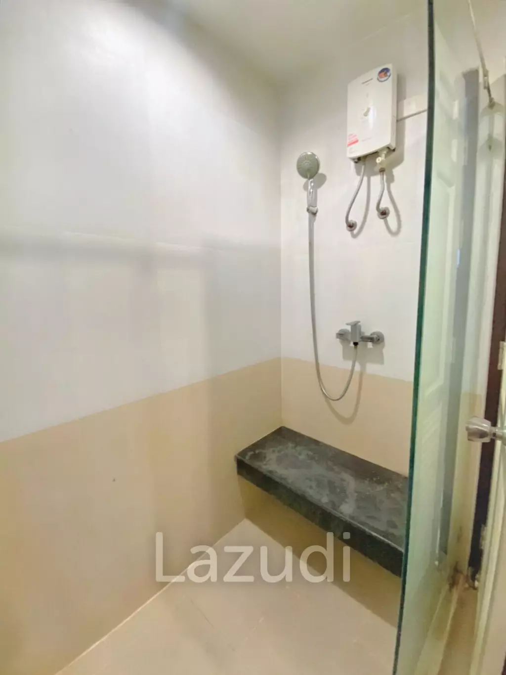 2 Bed 1 Bath 51 SQ.M Sukhumvit Living Town