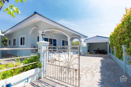 Charming Single-storey Villa : 2 bed located in the tranquil village