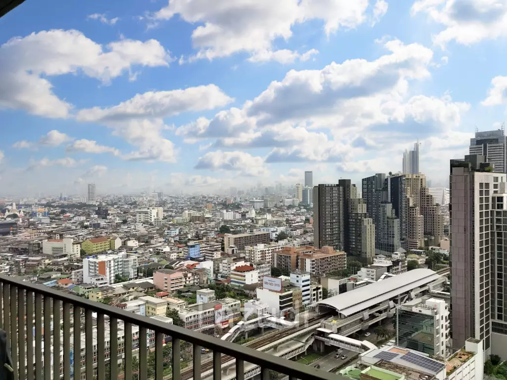 3 Bed 3 Bath 110 SQM Teal Sathorn Taksin