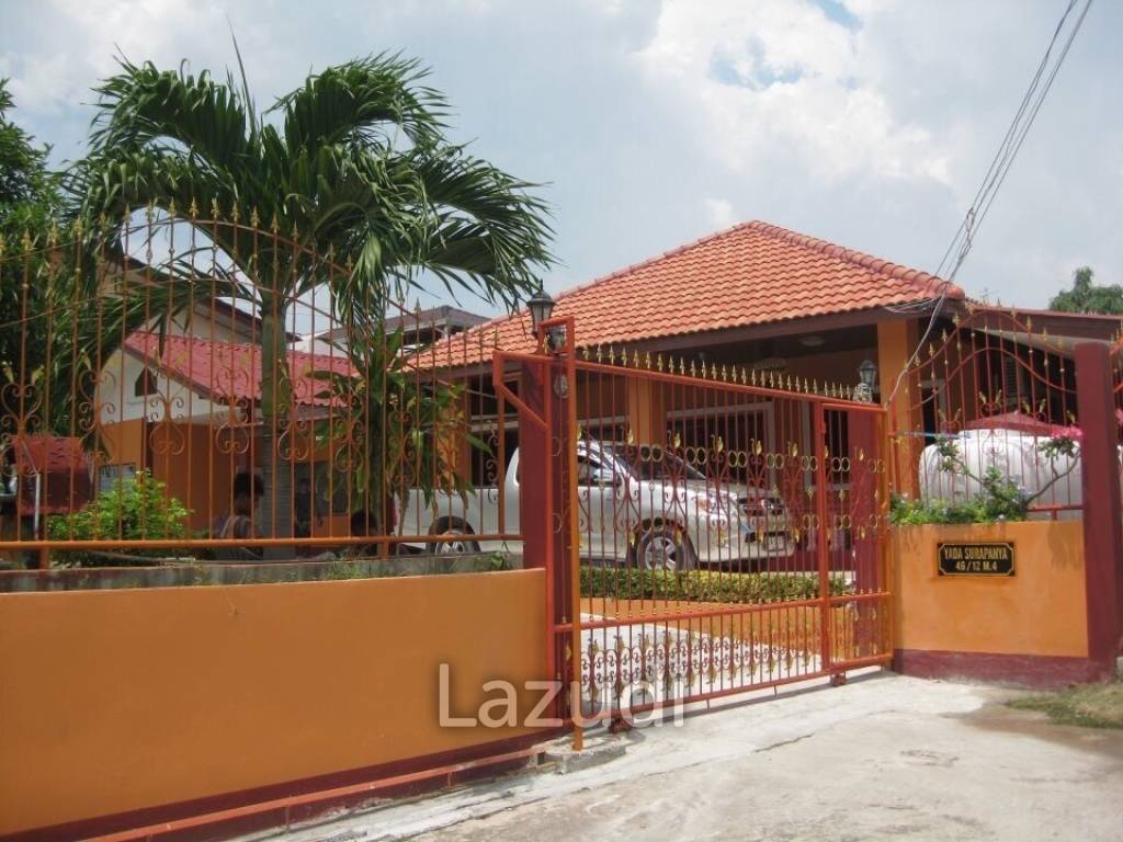 2 Bedrooms 1 Bathroom 172 Sqm. Chaiyapruk 2 Pattaya..