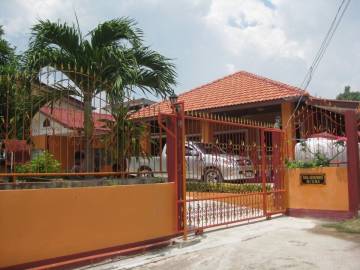 2 Bedrooms 1 Bathroom 172 Sqm. Chaiyapruk 2 Pattaya..